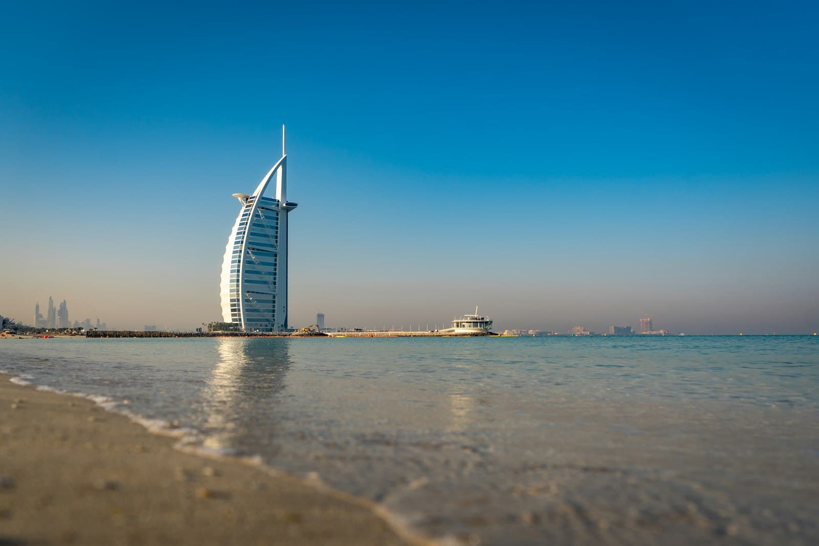 Louer un appartement à Dubaï : loyer, Ejari, chèques 2026