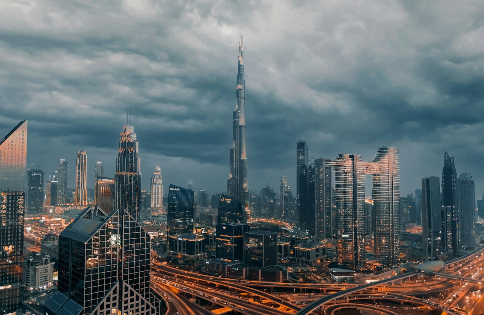TVA à Dubaï 2026 : seuil 375 000 AED et exonérations