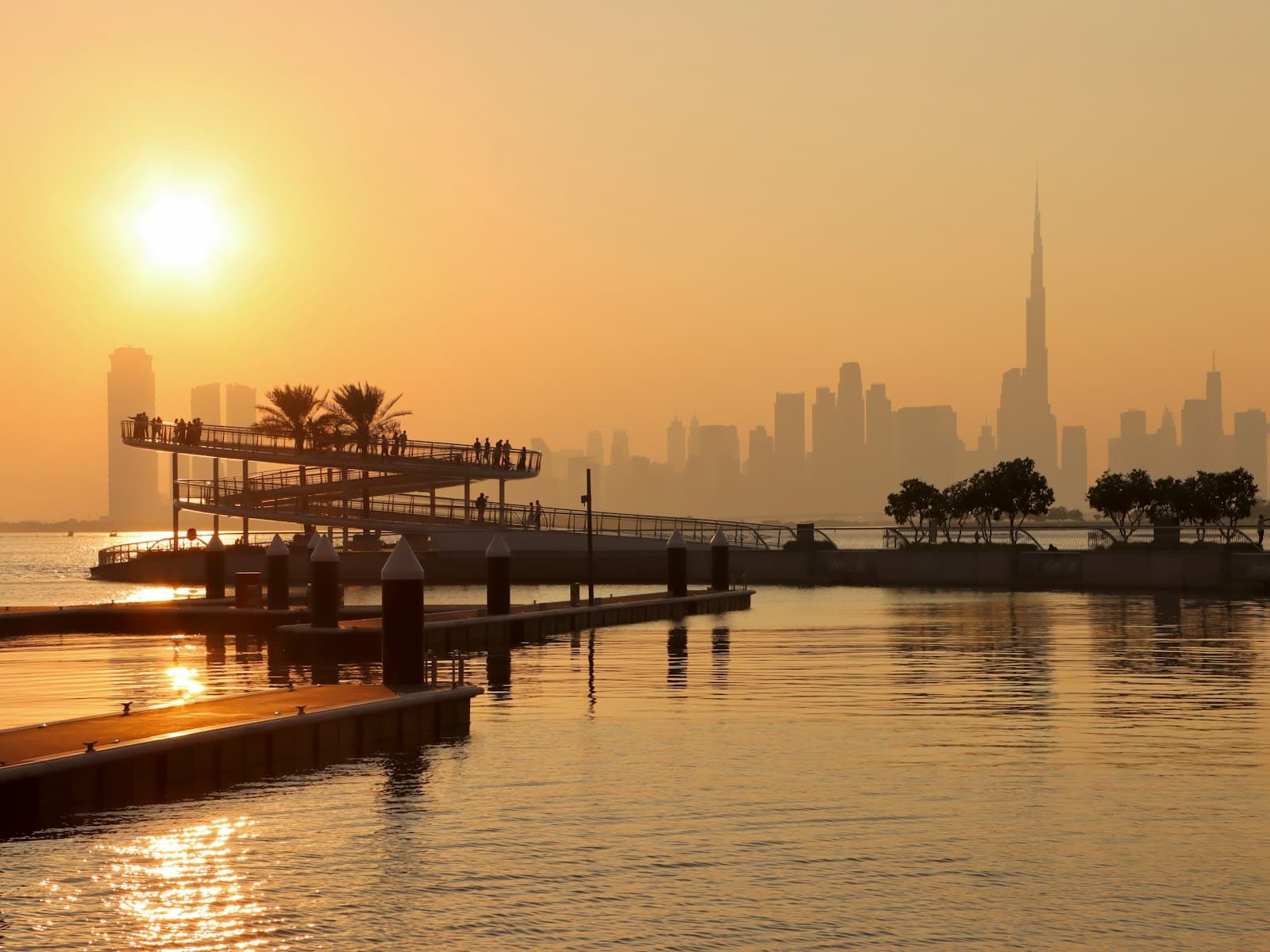 Portage salarial à Dubaï : freezone ou piège ? (2026)