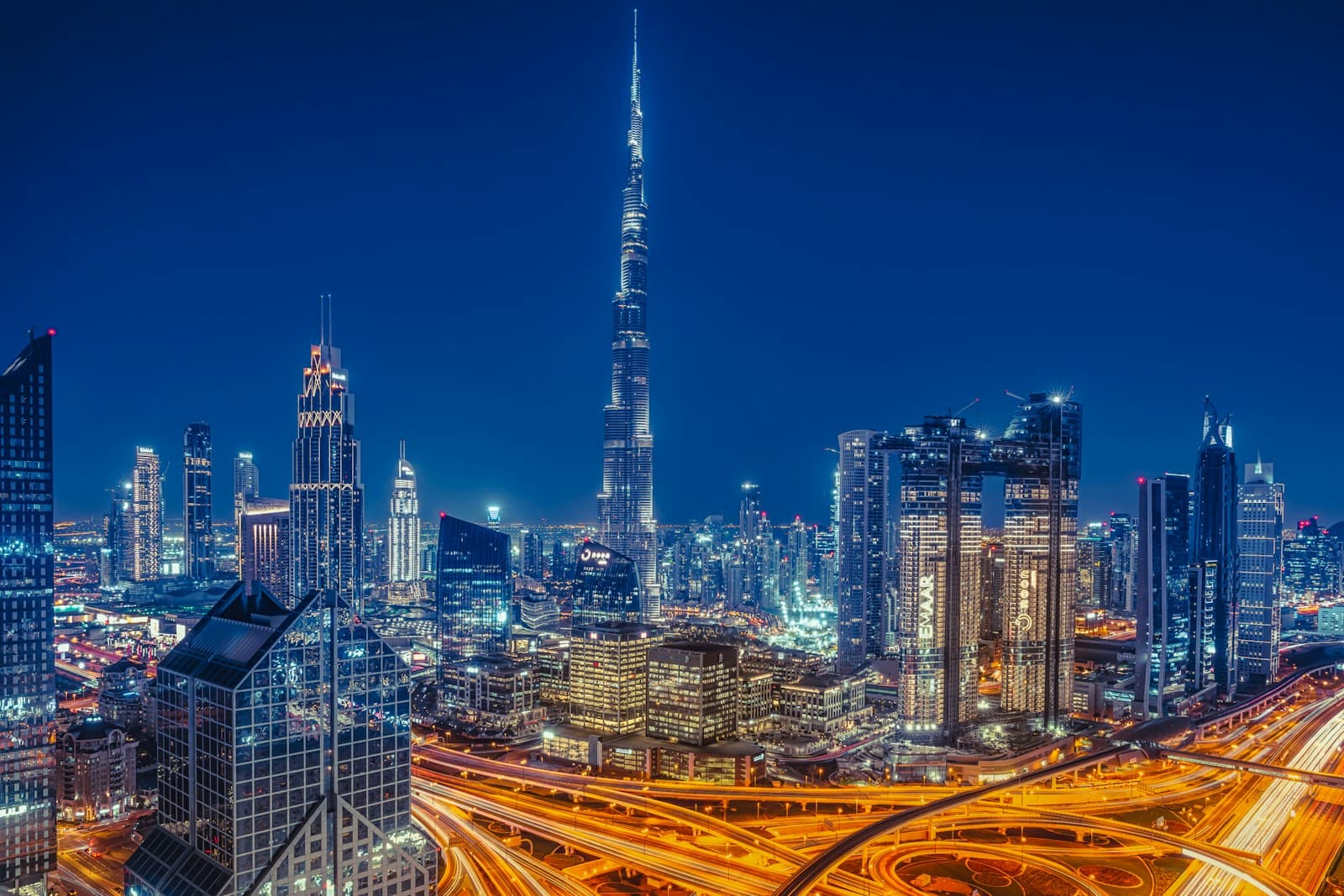 Revolut à Dubaï : compte résident, licence, frais (2026)