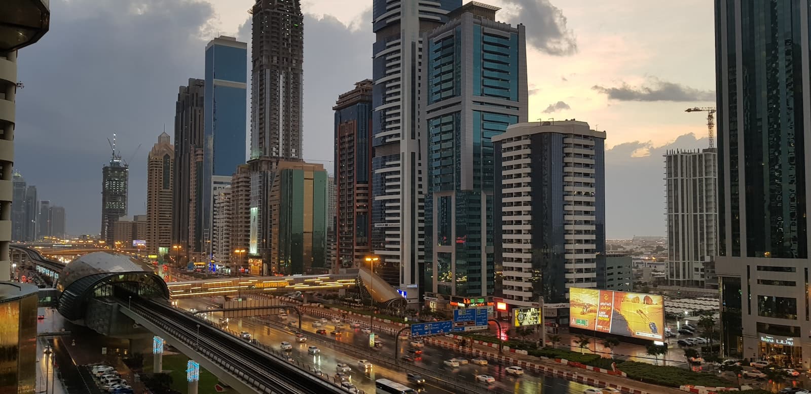 Visa freelance Dubaï 2026 : permis, coûts et alternative